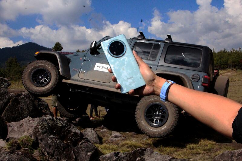 Estos nuevos lanzamientos combinan tecnología robusta con sistemas fotográficos avanzados. Conoce qué modelos ofrecen la mejor durabilidad y cámaras versátiles para capturar cada momento, incluso en condiciones extremas