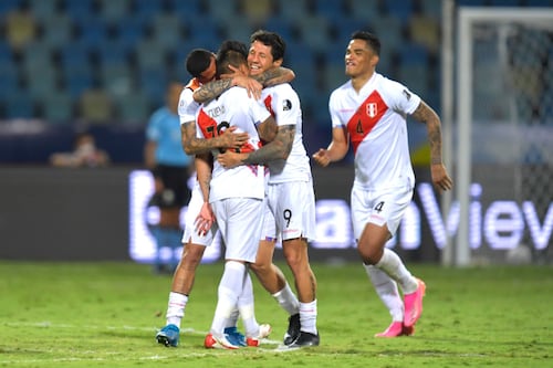 Perú se mete a semifinales tras vencer en penales a Paraguay