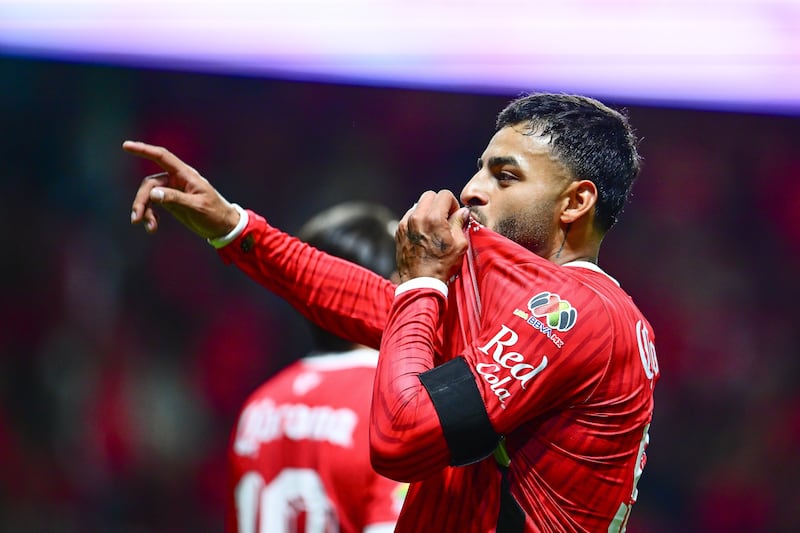 Alexis Vega le marcó gol a Chivas y besó el escudo del Toluca.