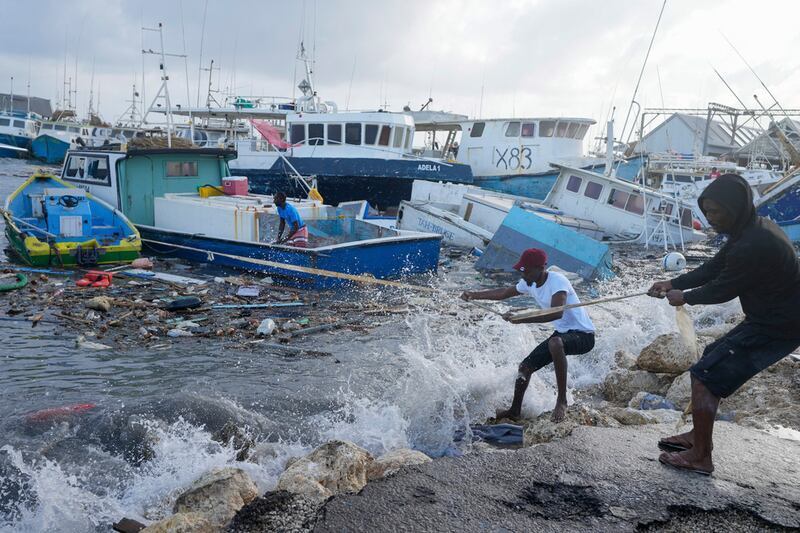 Daños, destrucción, damnificados y compras de pánico ha dejado el ciclón a su paso por el Mar Caribe.