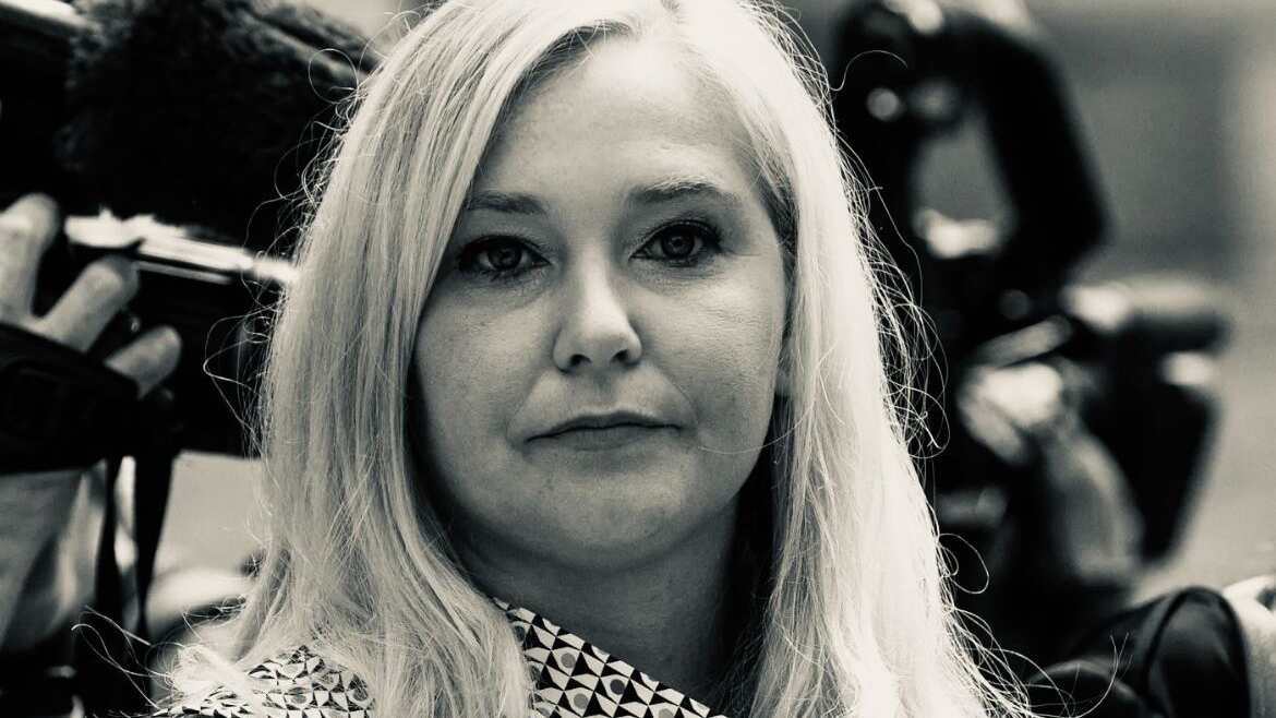 Virginia Giuffre, la mujer que denunció a Jeffrey Epstein y al príncipe Andrés, fue hallada muerta. Su familia afirma que fue un suicidio