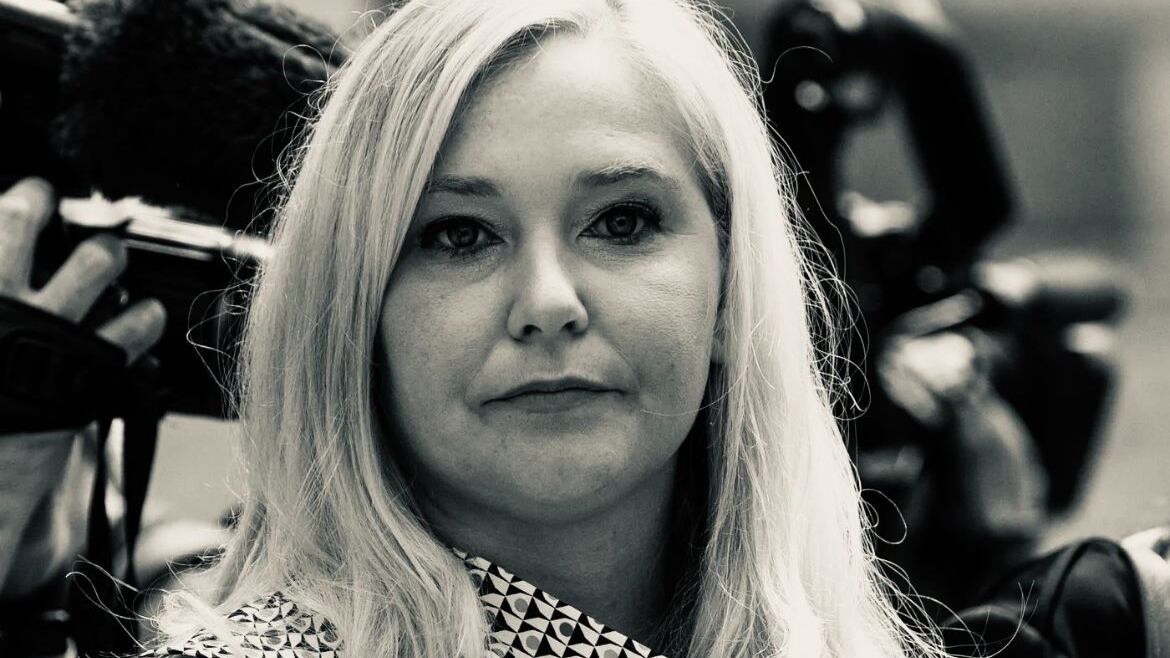 Virginia Giuffre, la mujer que denunció a Jeffrey Epstein y al príncipe Andrés, fue hallada muerta. Su familia afirma que fue un suicidio