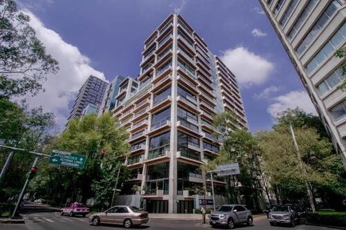 Por esta razón AMLO quiere cambiar el nombre de una calle en Polanco a Carlos Salinas de Gortari