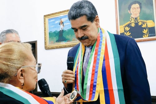Maduro recibe su propio “Nobel”: lo nombran “Arquitecto de la Paz” en evento oficial