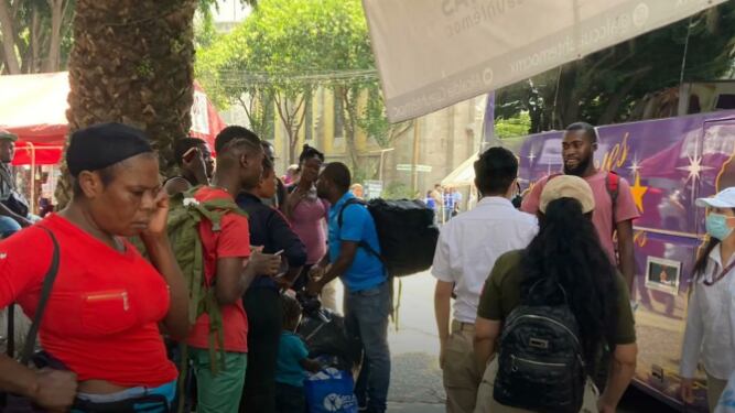 Los pocos migrantes que se quedaron explicaron que es porque esperan su cita con la Comisión Mexicana de Ayuda a Refugiados.