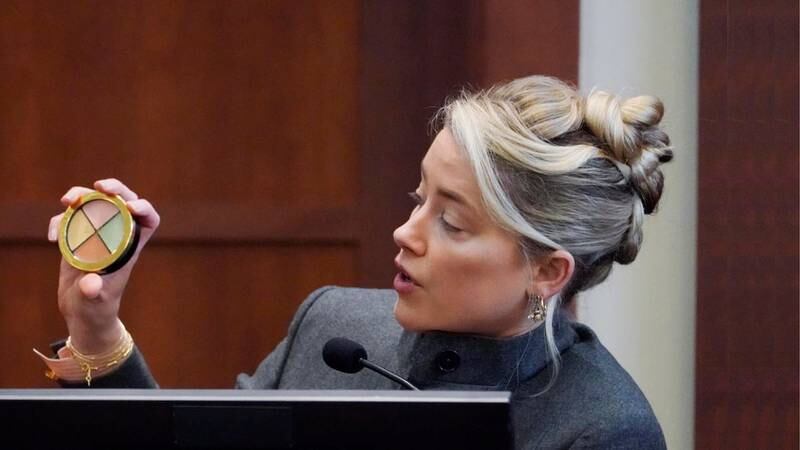 La actriz siguió describiendo los momentos de violencia que vivió, por parte de Johnny Depp.