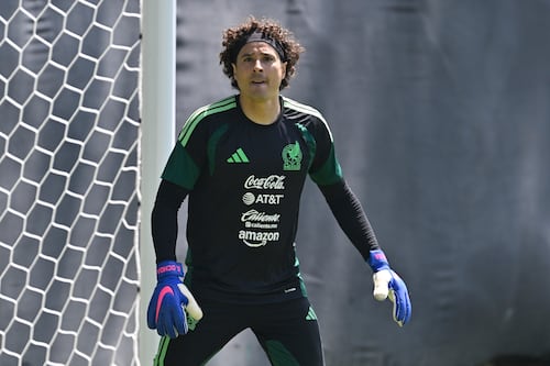 ¿Le quita la titularidad al Tala? Guillermo Ochoa será el primero en concentrar con el Tri