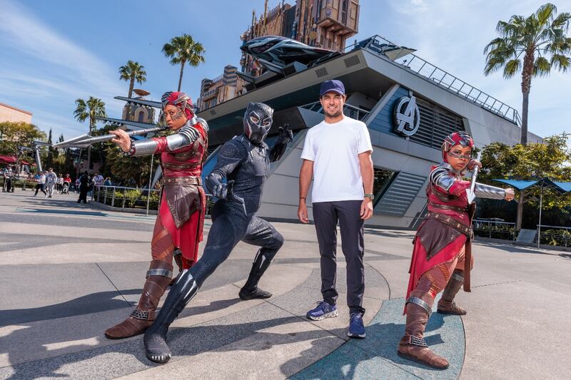 Checo Pérez con Black Panther.