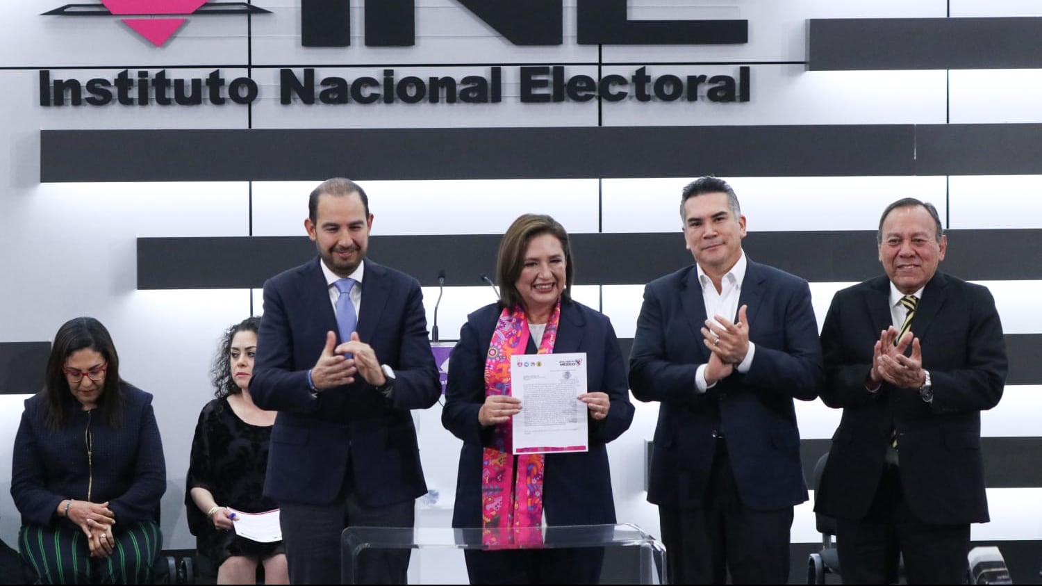 INE registra a Xóchitl Gálvez como candidata presidencial