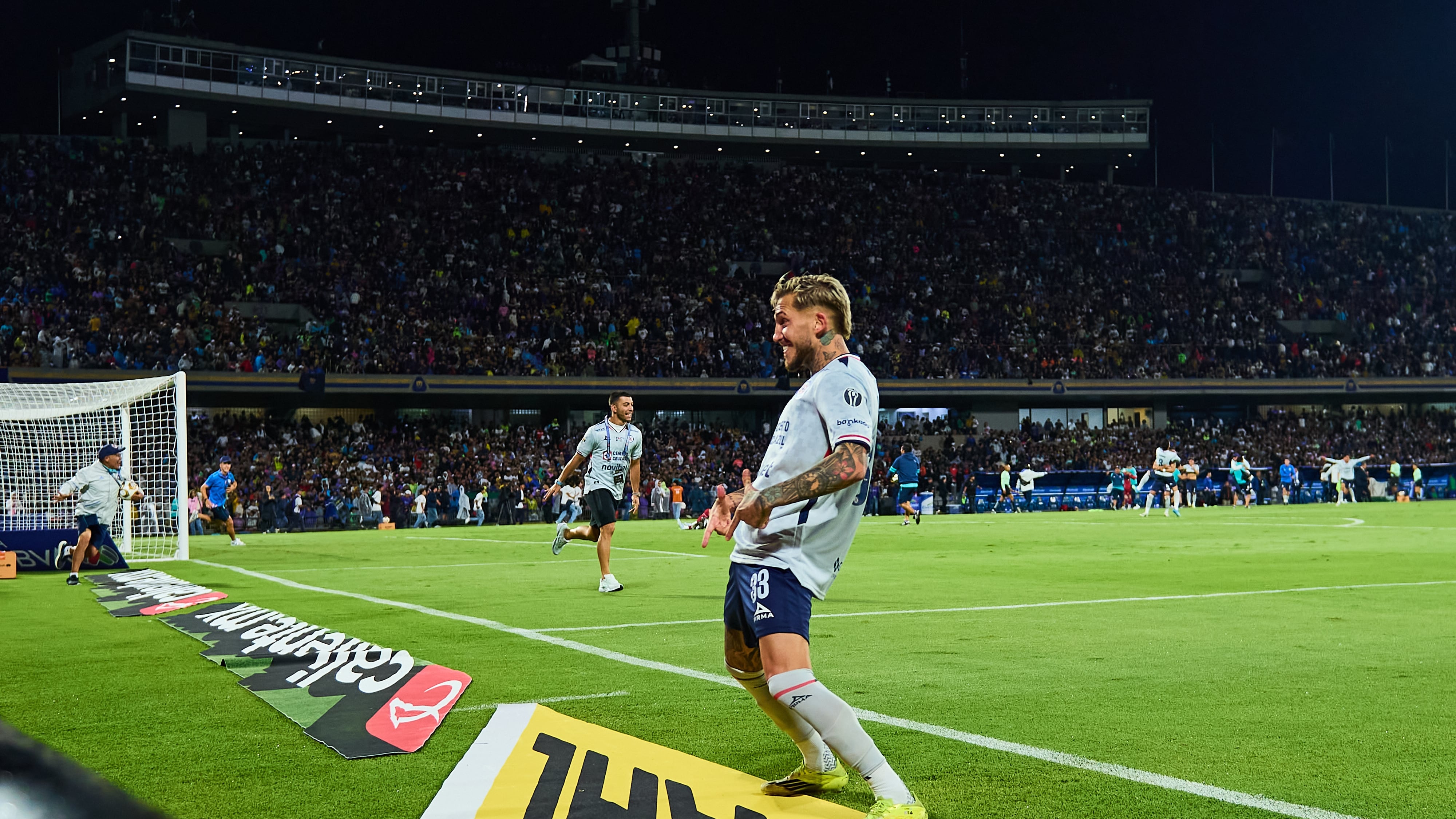 Gonzalo Piovi lanzó dardo a Pumas.