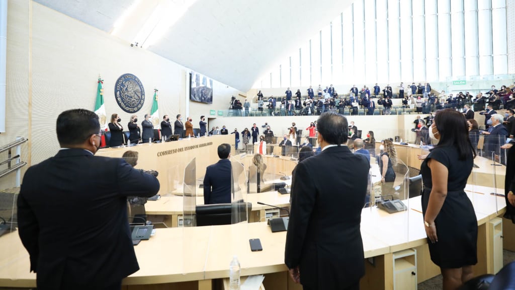 El Congreso de Guanajuato avaló el tope a pensiones en el sector público en medio de posturas encontradas.