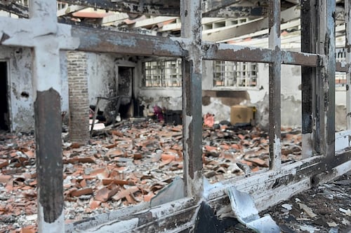 Impactantes imágenes revelan la devastación tras ataque de EE. UU. en zona civil y militar