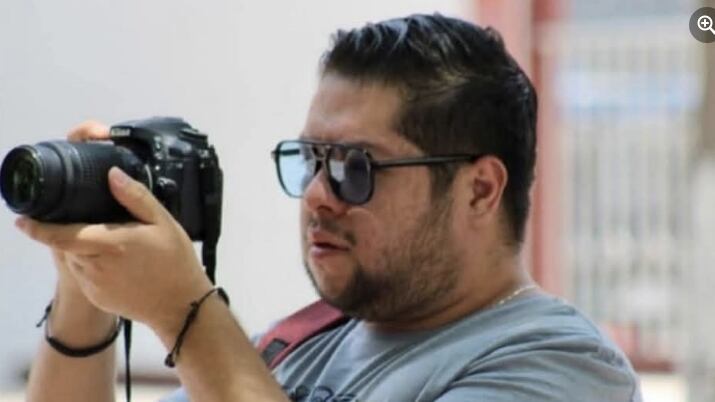 Era también conocido por su trabajo como DJ. Con anterioridad ya había solicitado protección a las autoridades.