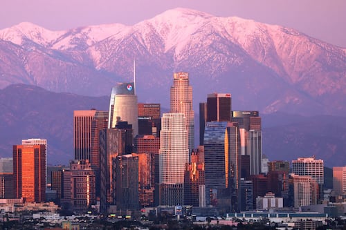 ‘Gold Cards’ de Trump “dividen a migrantes en personas de primera y de segunda”