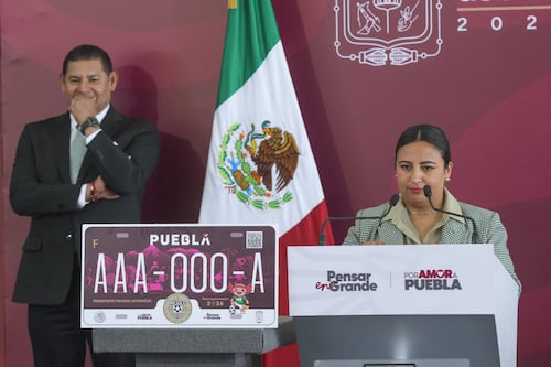 Placas conmemorativas del Mundial 2026 llegan a Puebla: requisitos, costo y dónde tramitarlas