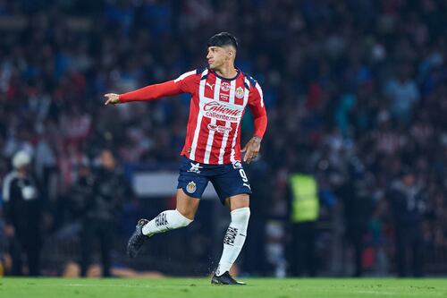 Alan Pulido dejaría a Chivas para reforzar a otro grande del futbol mexicano