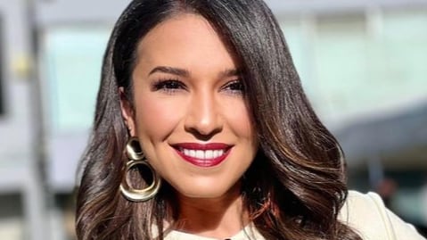 Laura G se atreve con unas pantimedias de red y enamora a sus seguidores