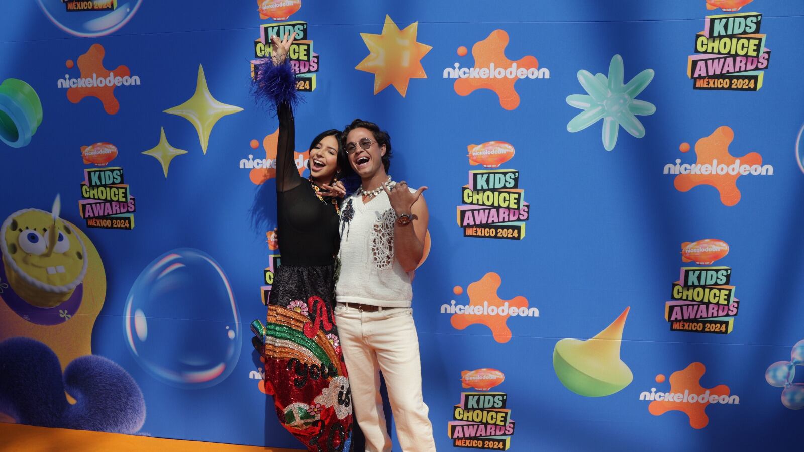Ángela Aguilar en los Kids Choice Awards