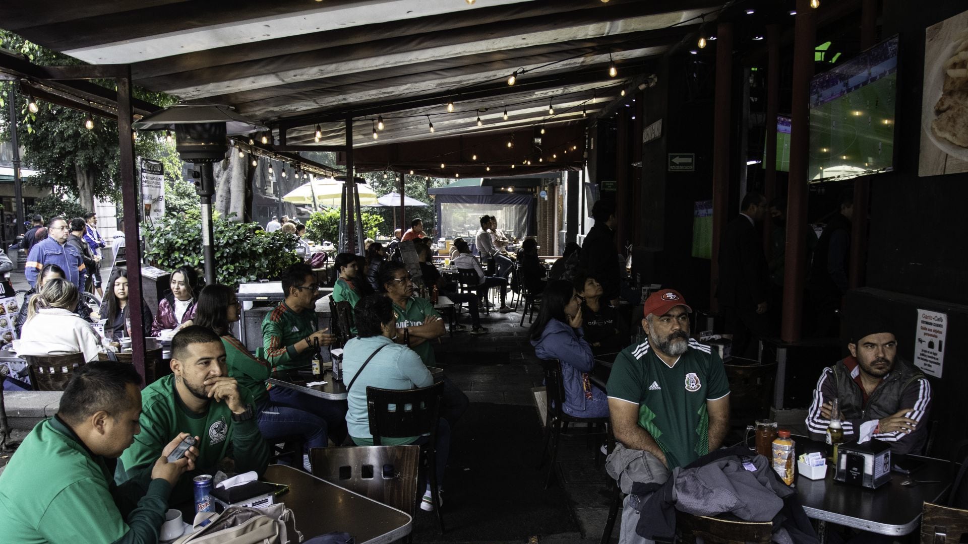 Los negocios beneficiados por el Mundial son los de comida rápida, restaurantes, bares y cantinas. Foto: Cuartoscuro