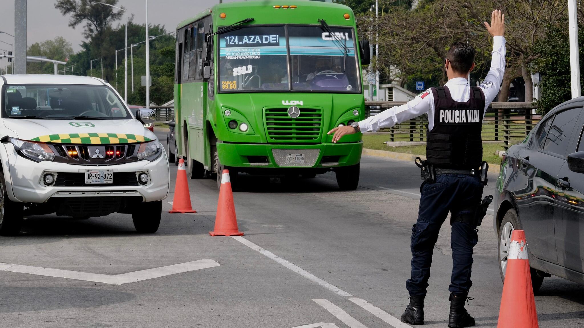 Autoridades realizan operativos de manera constante para regular la velocidad, factor de muchos accidentes del transporte público.