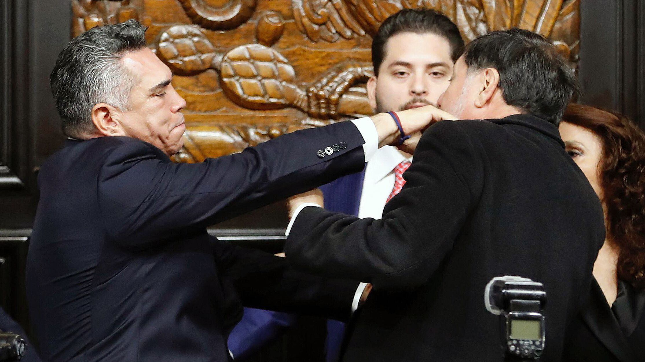 Alejandro “Alito” Moreno confrontó al presidente de la Mesa Directiva, Gerardo Fernández Noroña. (Foto: Redes sociales)