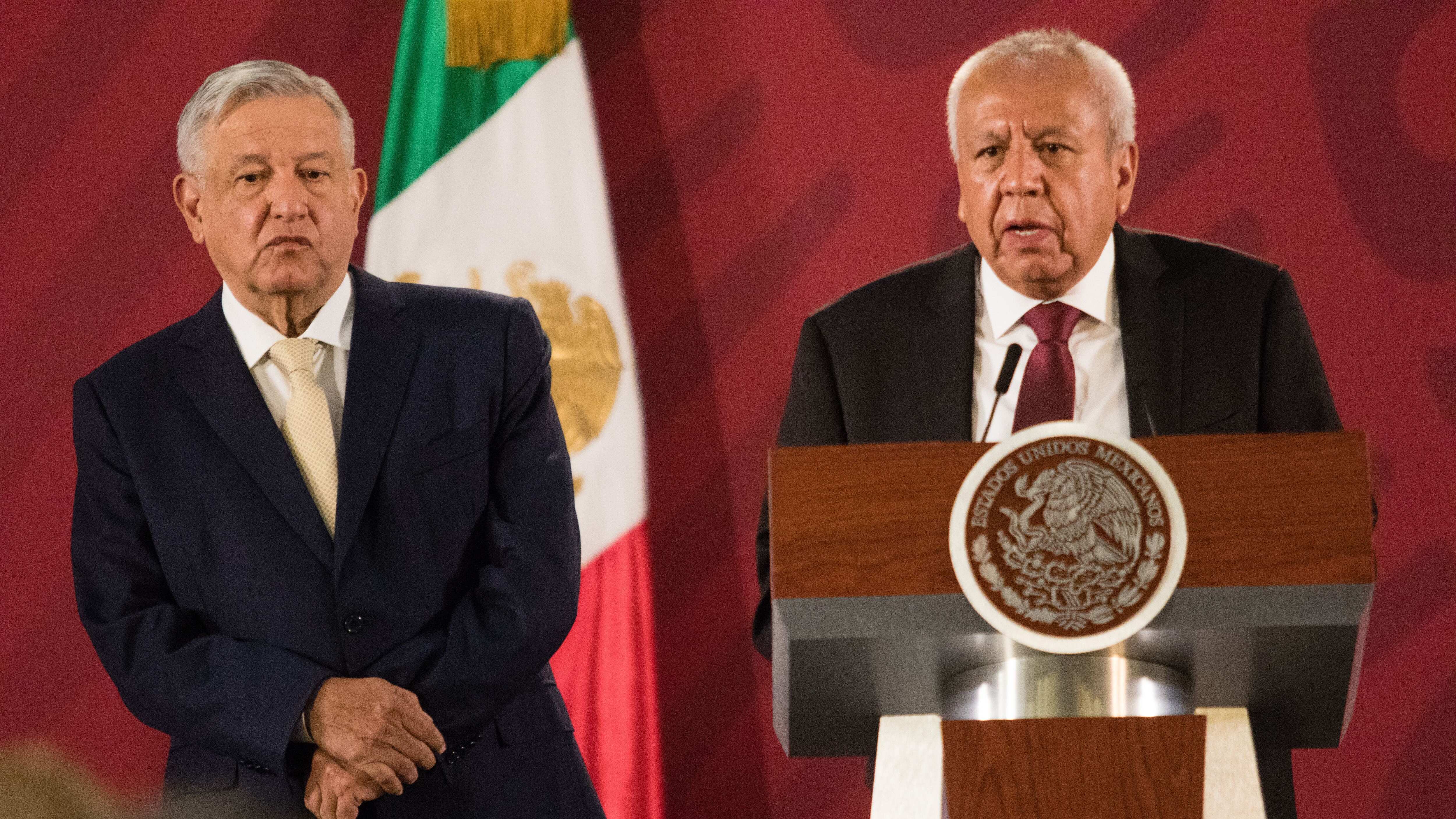 CIUDAD DE MÉXICO, 29NOVIEMBRE2019.- Andrés Manuel López Obrador, primer mandatario del país, en la tradicional conferencia de todas las mañanas, en Palacio Nacional. Asistieron a la mañanera, Marcelo Ebrard, canciller; Francisco Garduño, Migración, María de los Ángeles Jasso del SAT y de aduanas, Ricardo Ahued.
FOTO: VICTORIA VALTIERRA /CUARTOSCURO.COM