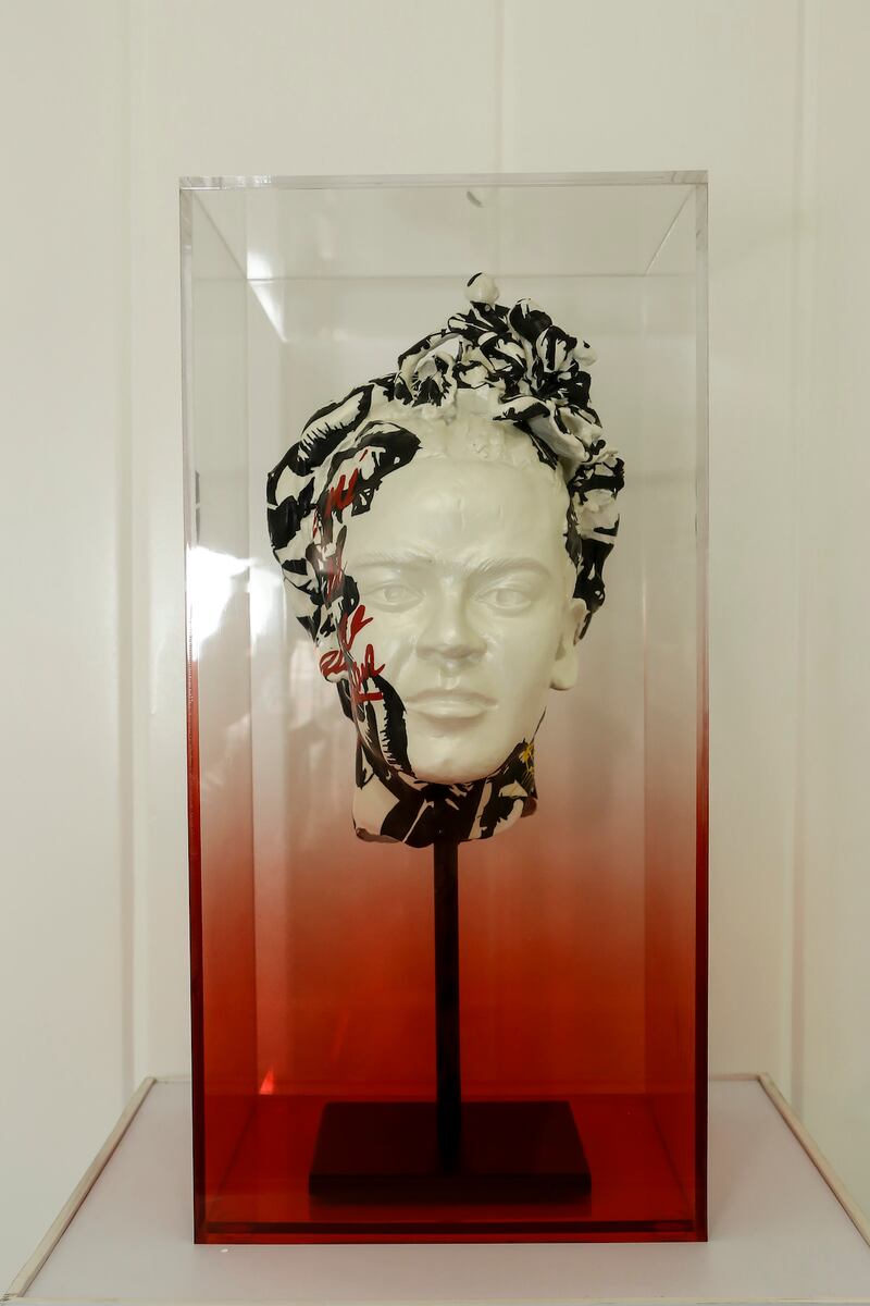"Ventanas Nouménicas", exposición de 33 piezas escultóricas de Paola Pineda en la LMI Gallery
