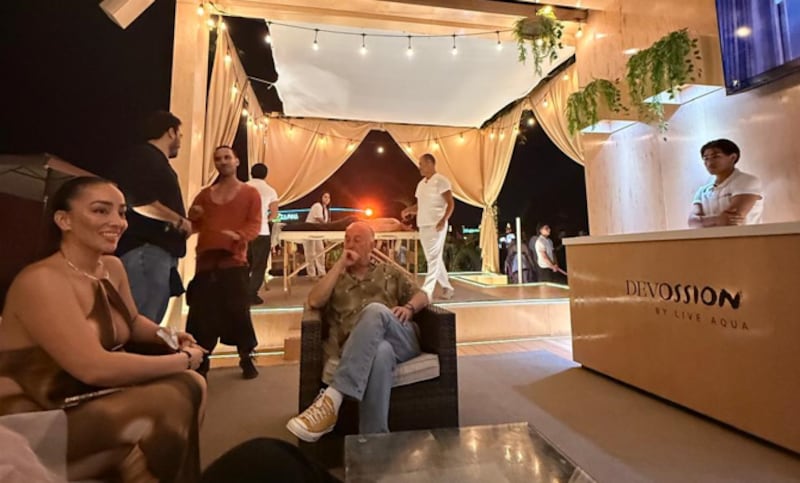 Devossion By Live Aqua