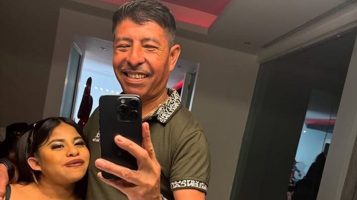 Lupita y su pareja, Ricardo Medellín, siguen en el ojo del huracán.