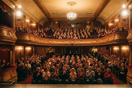 El escenario como refugio en tiempos de cambio