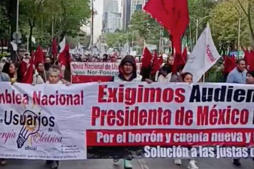 Tráfico por protesta de la ANUEE en CDMX: marchan sobre Reforma rumbo a Palacio Nacional