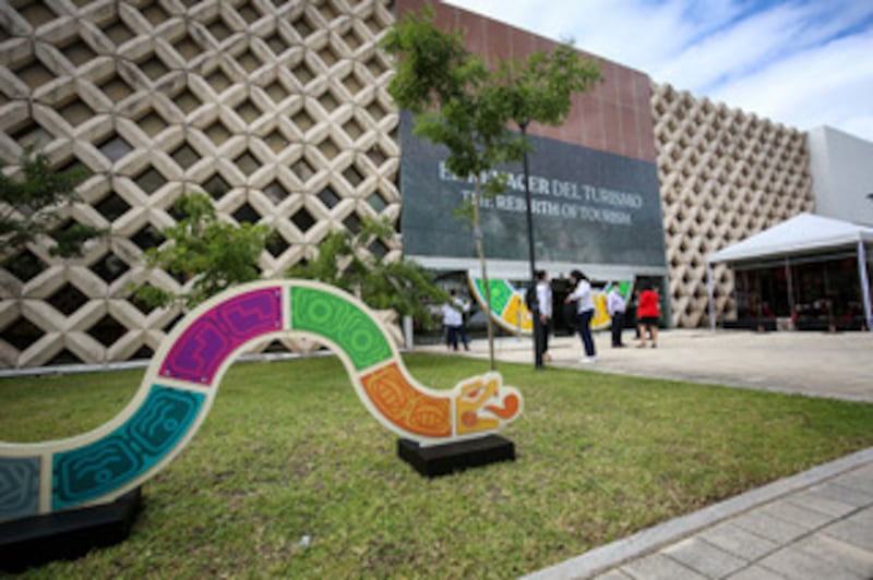 La secretaria de Turismo Federal del Gobierno de México, Josefina Rodríguez Zamora, detalla cómo el país diversifica mercados, impulsa el turismo comunitario y apuesta por la innovación digital