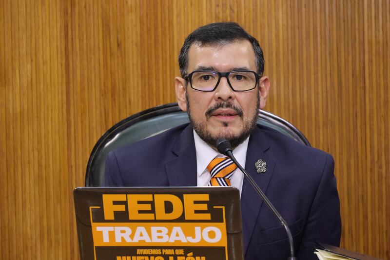 Rojas Veloquio indicó que entre 5 y 8 mil migrantes se quedan en NL.