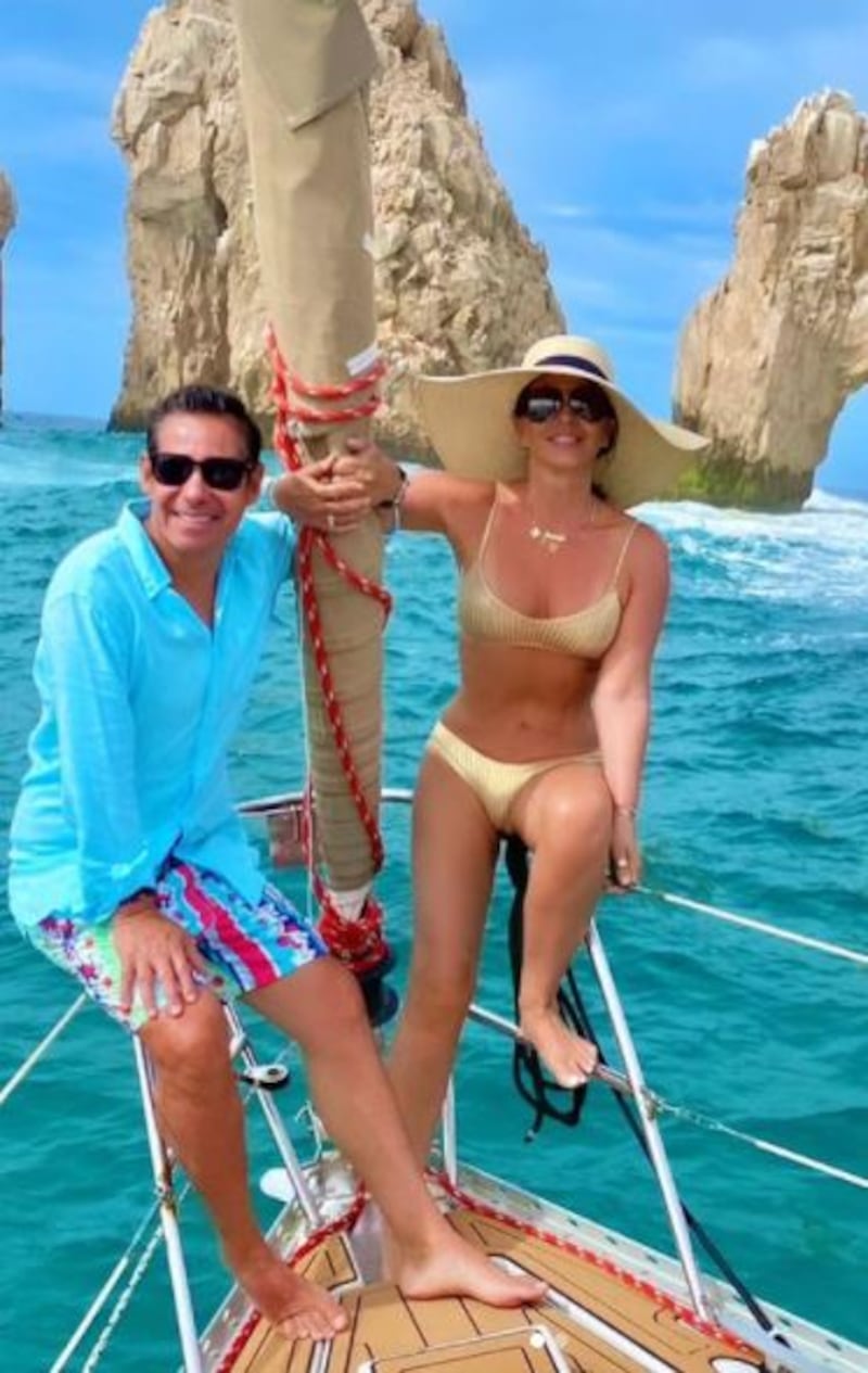 Yordi Rosado y su novia en Los Cabos fotos