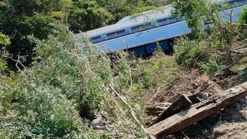Descarrilamiento del Tren Interoceánico en Oaxaca: viajaban 250 personas a bordo