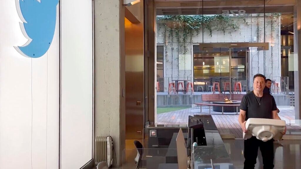 El dueño de Tesla no ha aclarado si hará válida la compra de la red social.