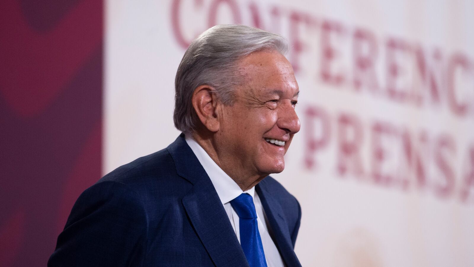 El presidente presumió el respaldo popular que tienen sus propuestas.