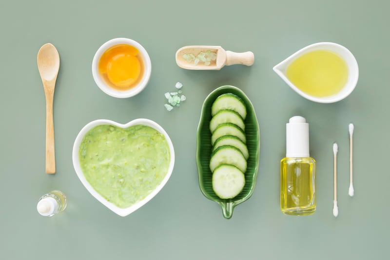 Entre los principales beneficios de las mascarillas faciales destacan: hidratar y humectar la piel, retirar el exceso de grasa, eliminar las impurezas y ayudar a reducir los signos de envejecimiento. Foto: Freepik.