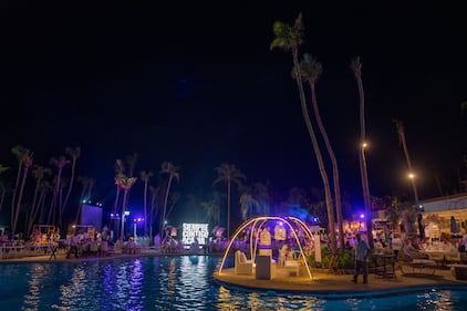 ¡Vive la magia de la Fiesta de Blanco en el Abierto Mexicano de Tenis, ambientada en la Torre Perla del Hotel Princess, Acapulco! Un encuentro único donde la elegancia se fusiona con la emoción del tenis.