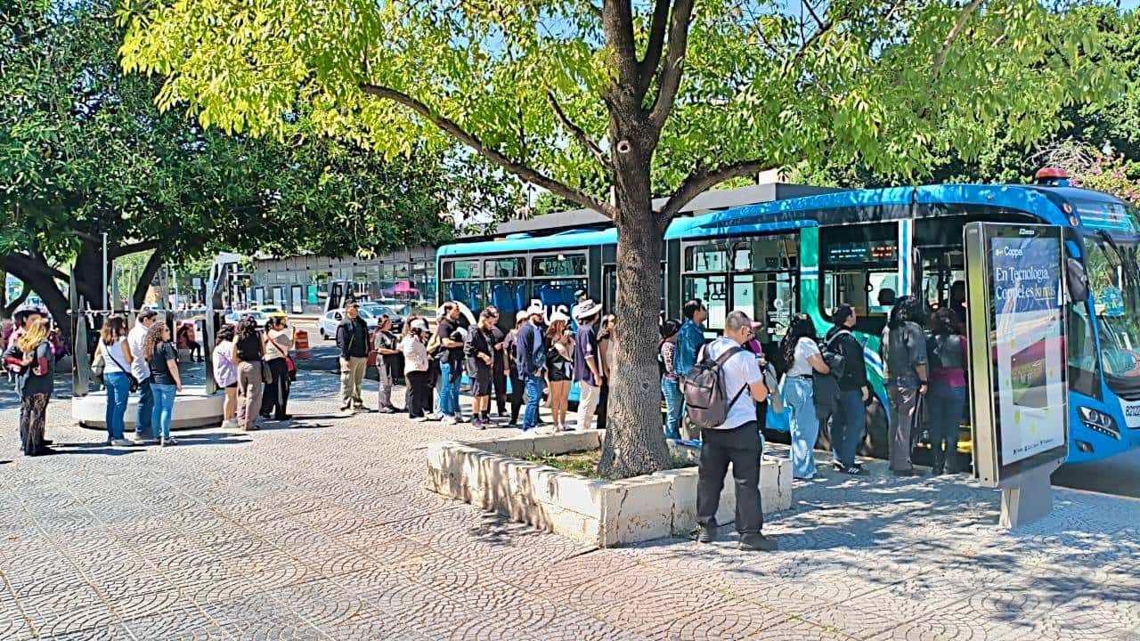 Tiempo de espera de autobuses Qrobús se redujo a la mitad