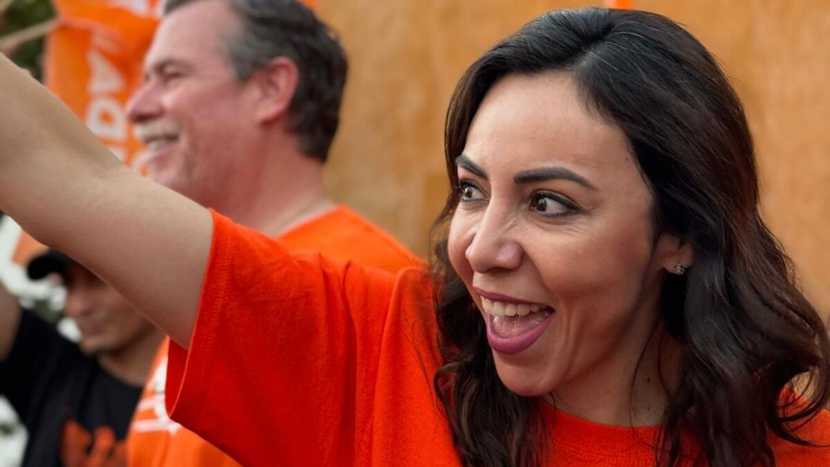Candidata a la Gubernatura por Movimiento Ciudadano.