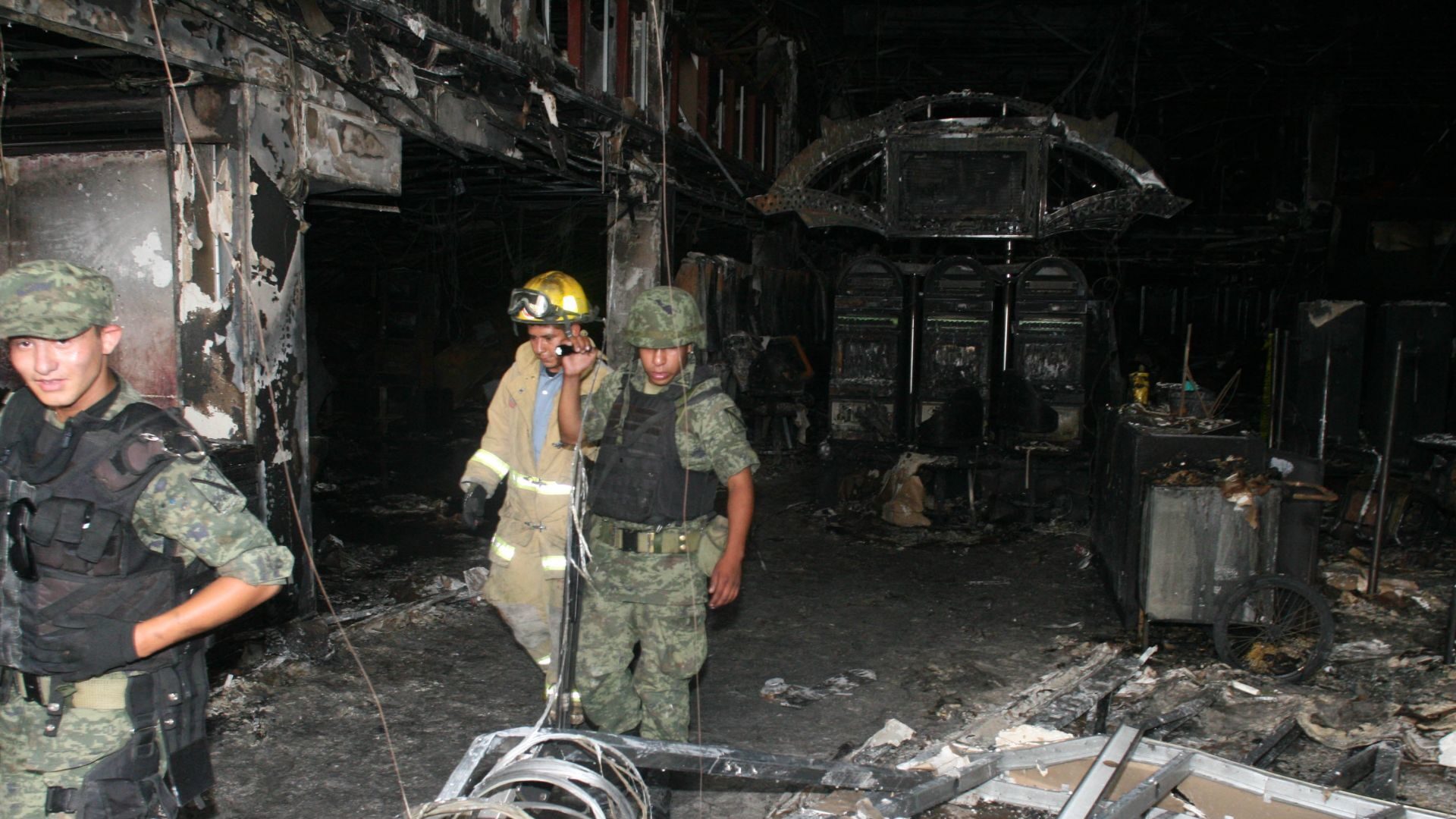 Exmilitar condenado a 32 años por incendio de Casino Royale