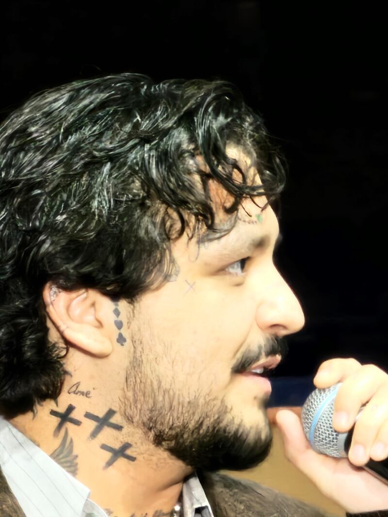 El cantante charló con la prensa