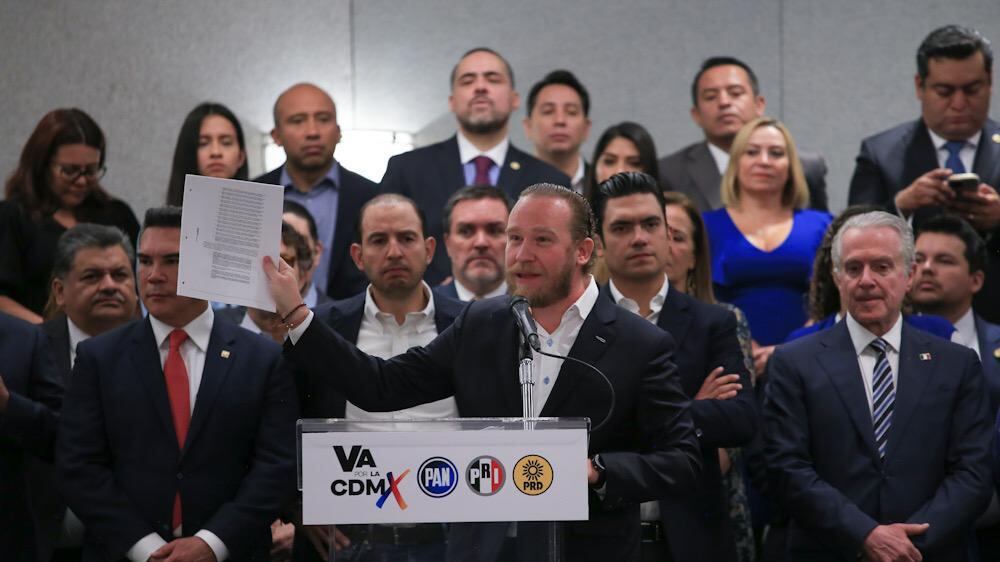 Santiago Taboada recibió el respaldo de la alianza PRI, PAN, PRD tras señalamientos de la FGJ de la CDMX sobre su presunta participación en red de corrupción inmobiliaria.