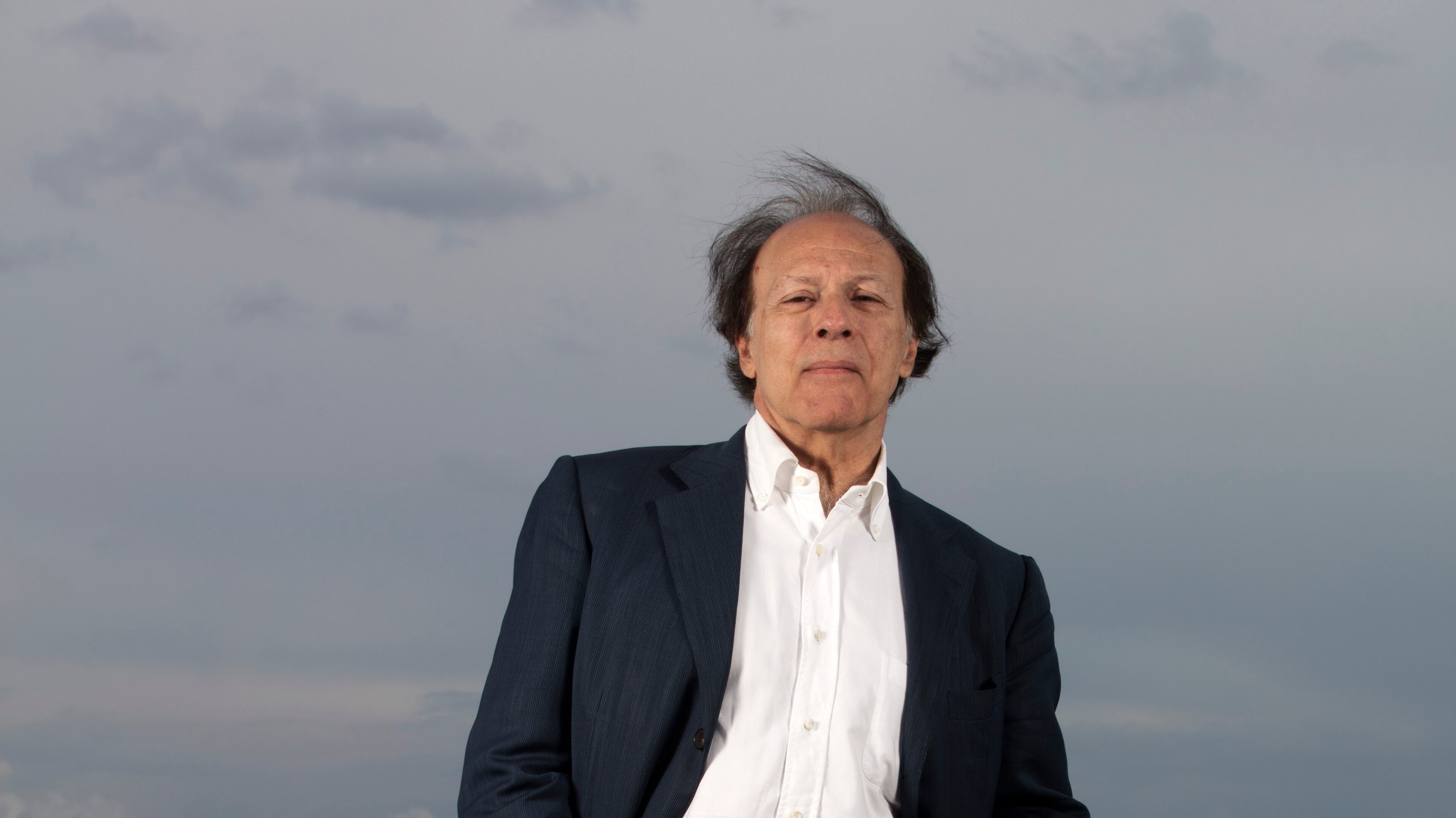 El escritor Javier María fue galardonado con el premio Gregor von Rezzori - Ciudad de Florencia por su novela 'Tomás Nevinson', ganadora de la XVI edición.