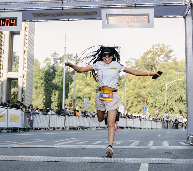 Familias, corredores y aficionados al futbol tomaron las calles de la capital para celebrar la cuenta regresiva hacia el Mundial 2026 en una jornada marcada por la unión, la energía y la pasión por el deporte.