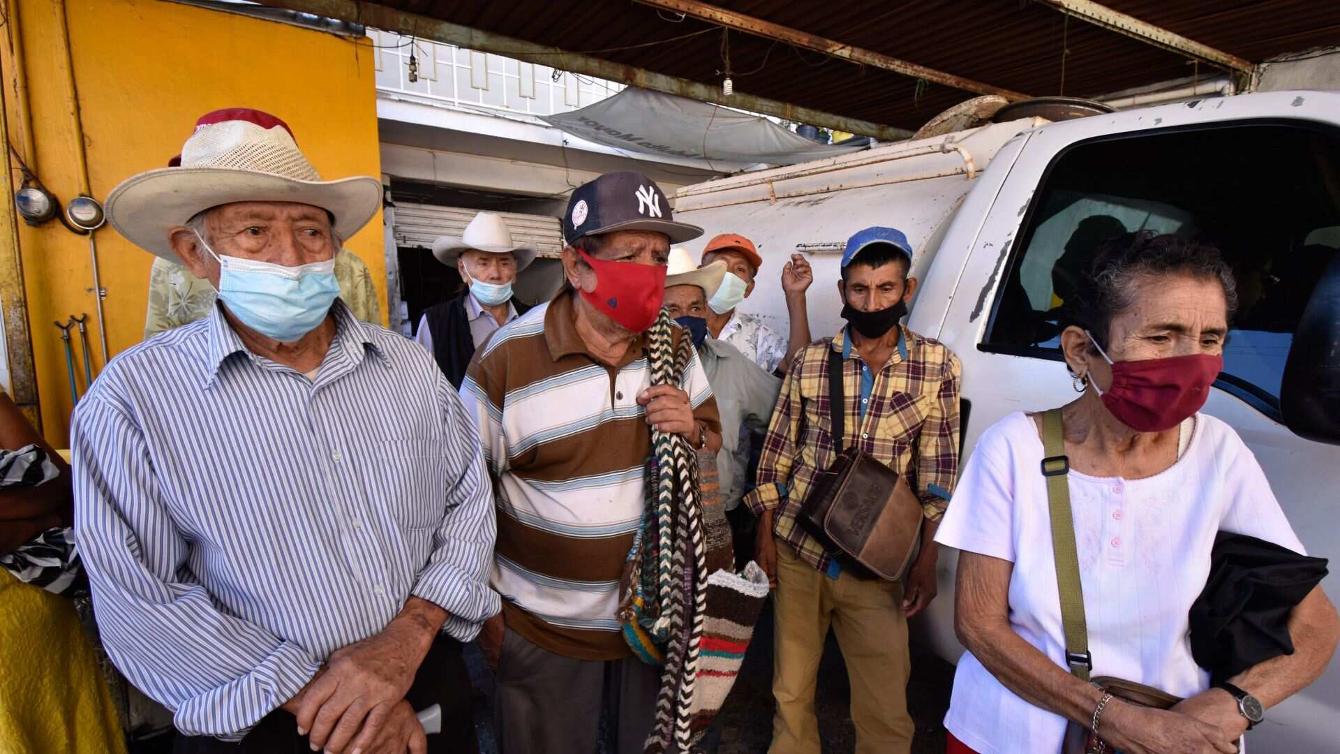 Los adultos mayores de 65 años recibirán la pensión universal a partir de julio