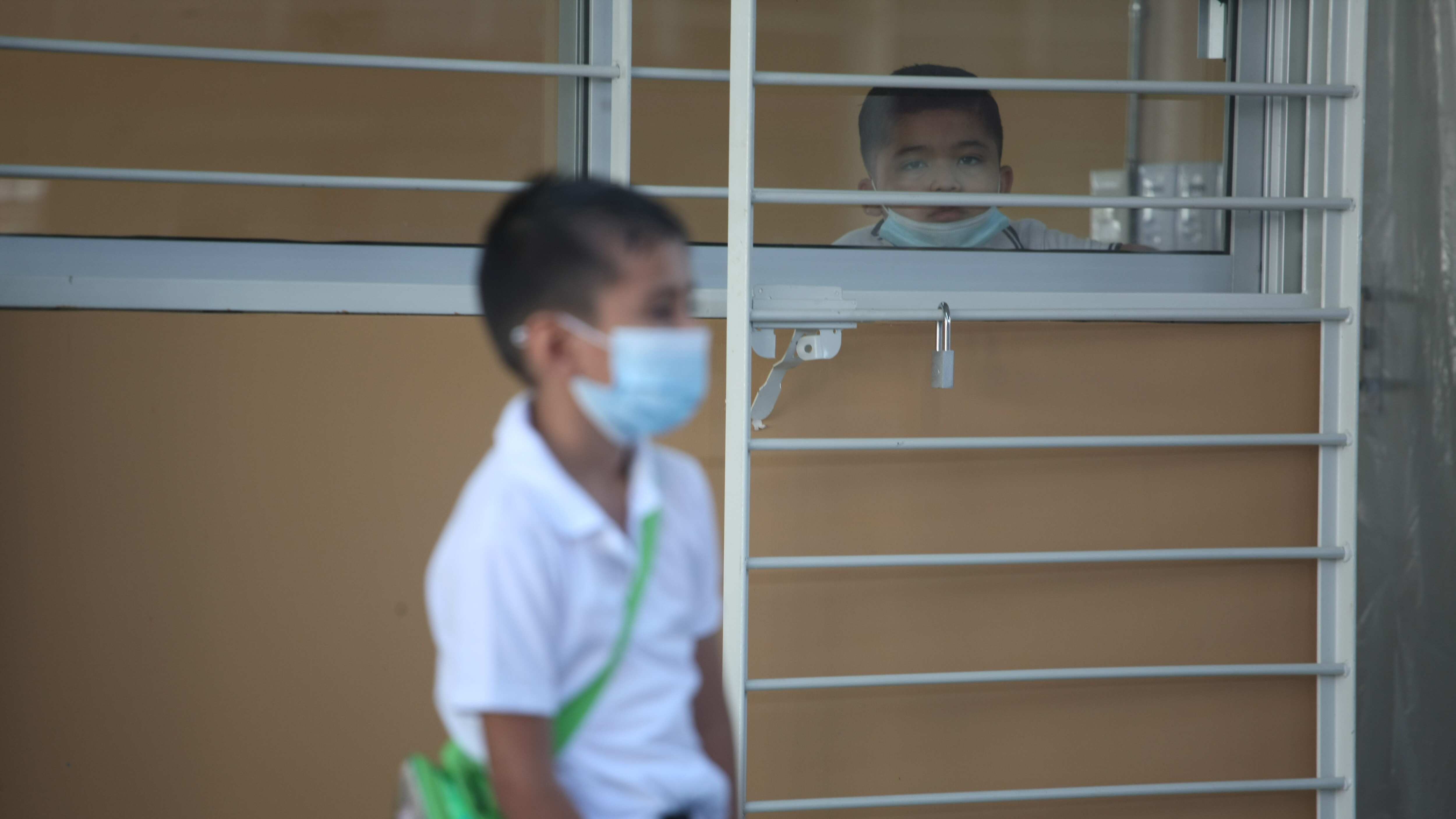 Delincuentes roban millones de pesos en escuelas en Guanajuato.