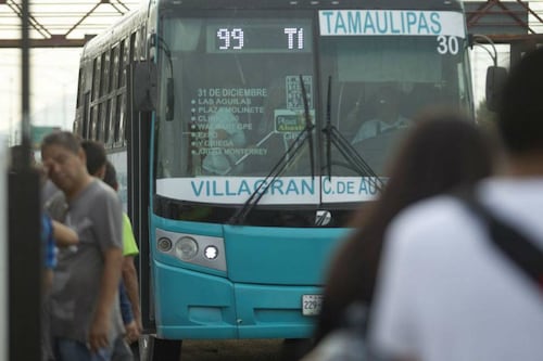 Nuevo León reduce horarios para transporte público por Covid-19