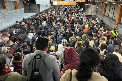 Caos en Metro CDMX hoy: estaciones cerradas y trenes demorados este domingo